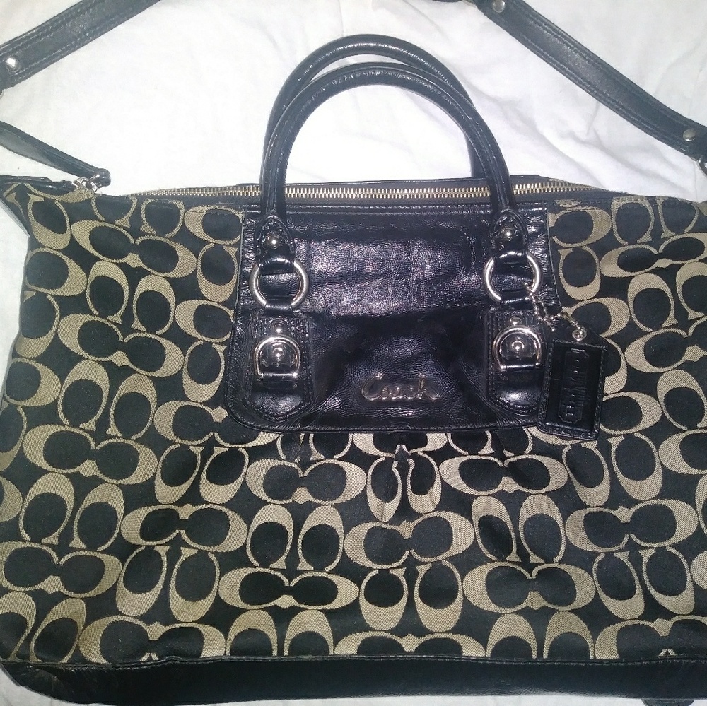 Coach shoulder bag